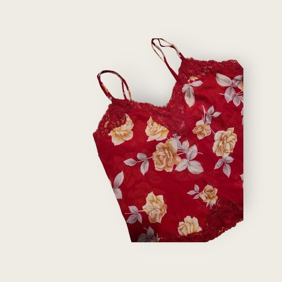 VTG Y2k Victoria's Secret red floral sheer lace trim cropped camisole tank top M - Picture 3 of 4